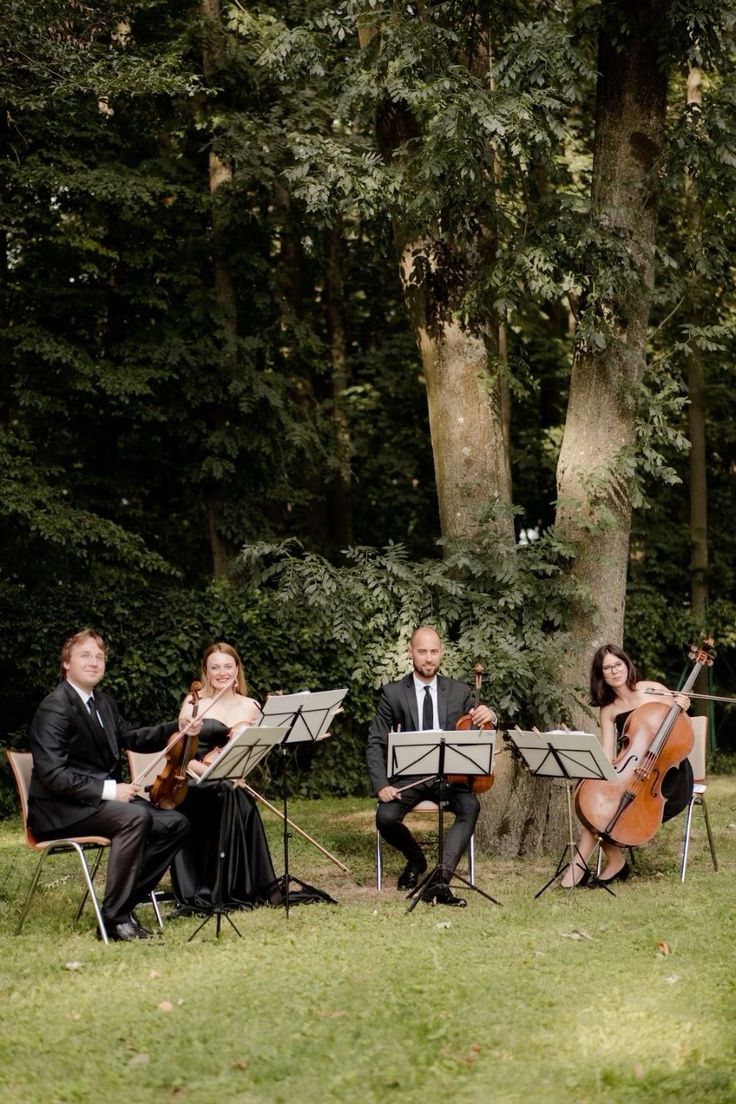 Wedding Acoustic Guitarist