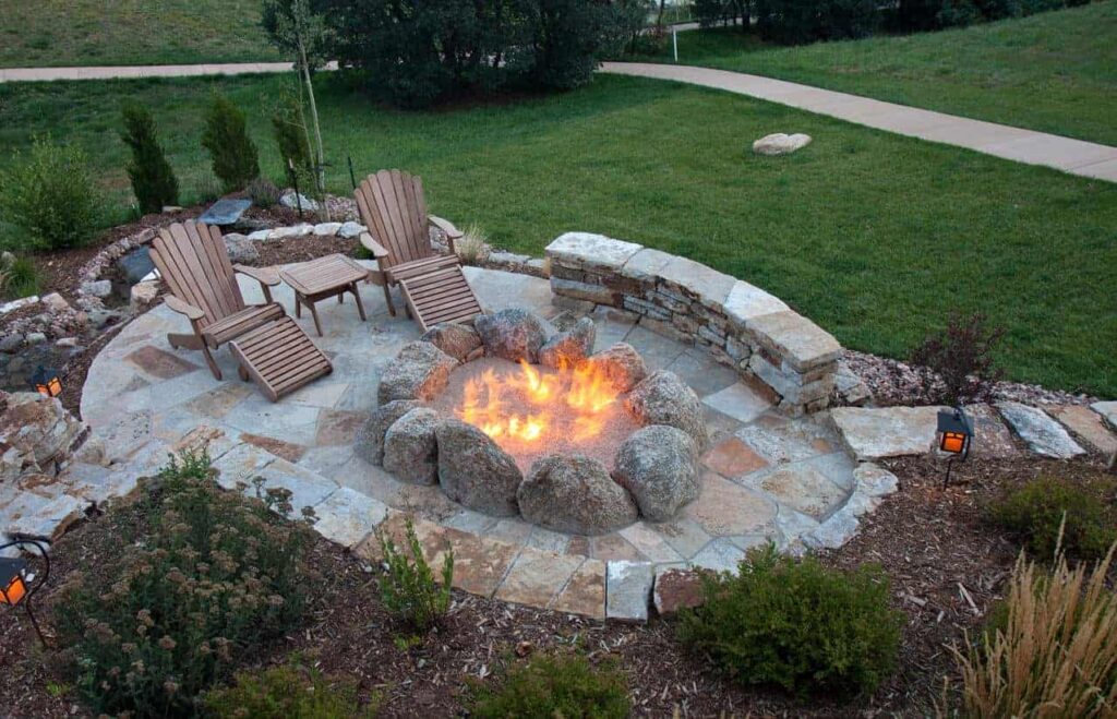 how big should a patio be for a fire pit 1701405432