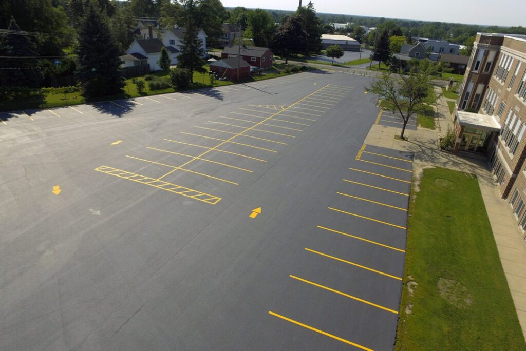 supreme sealing parking lot cleaning 1170x782 1