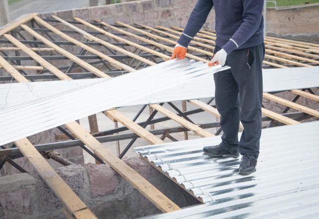 Advantages of Using Corrugated Metal Roofing for a Shed
